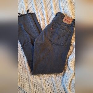 Levi's Hi Rise Trendy Denim Womens Size 27!